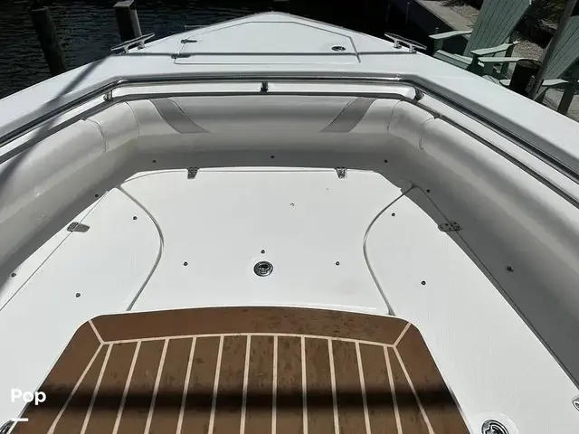 Boston Whaler 320 Outrage