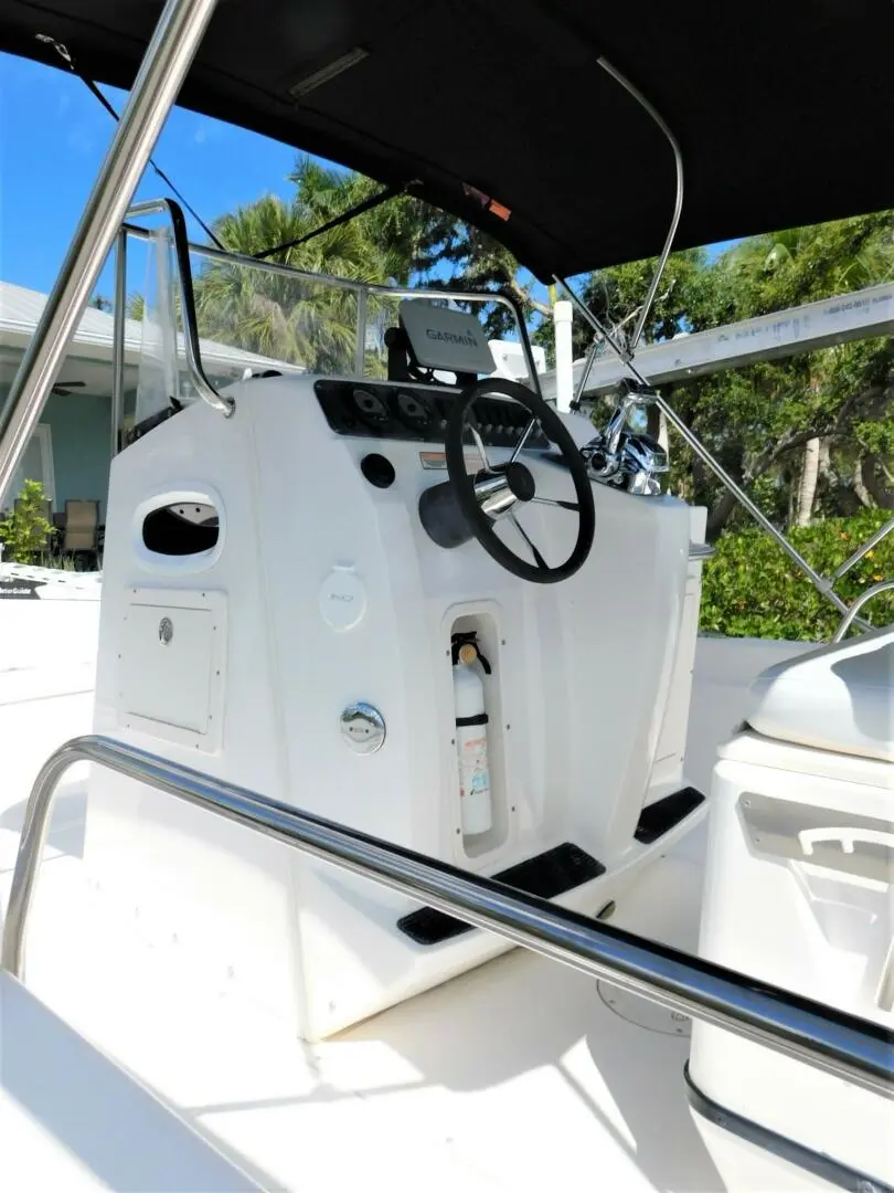 2005 Boston Whaler 22