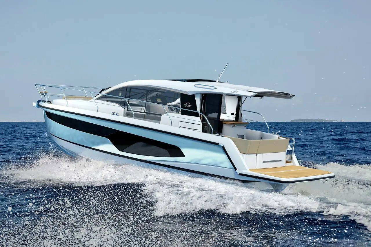 2025 Sealine c 335v