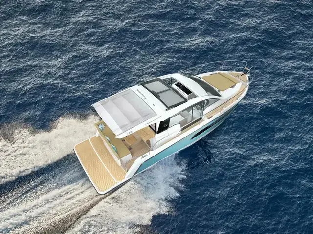 Sealine C335V