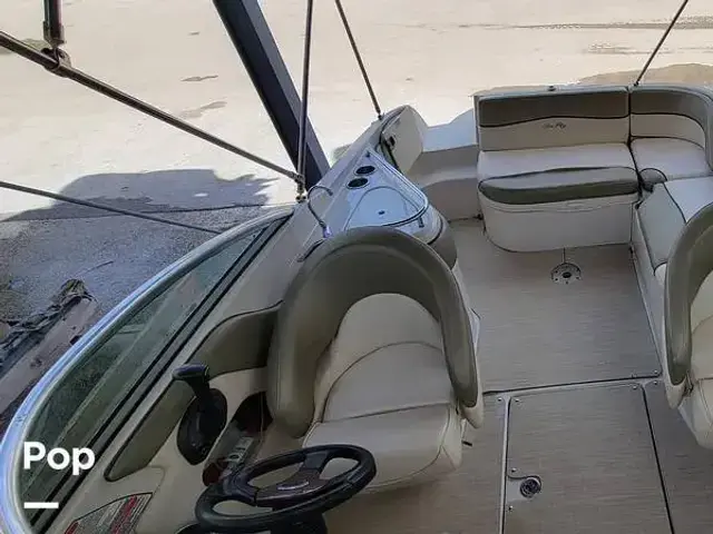 Sea Ray 240 Sundeck