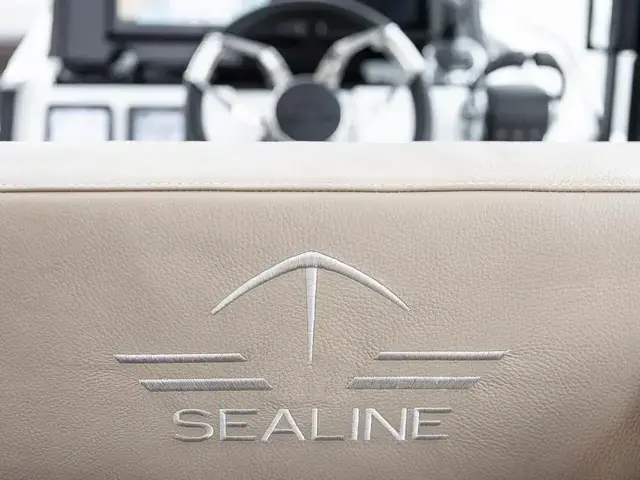 Sealine C 390