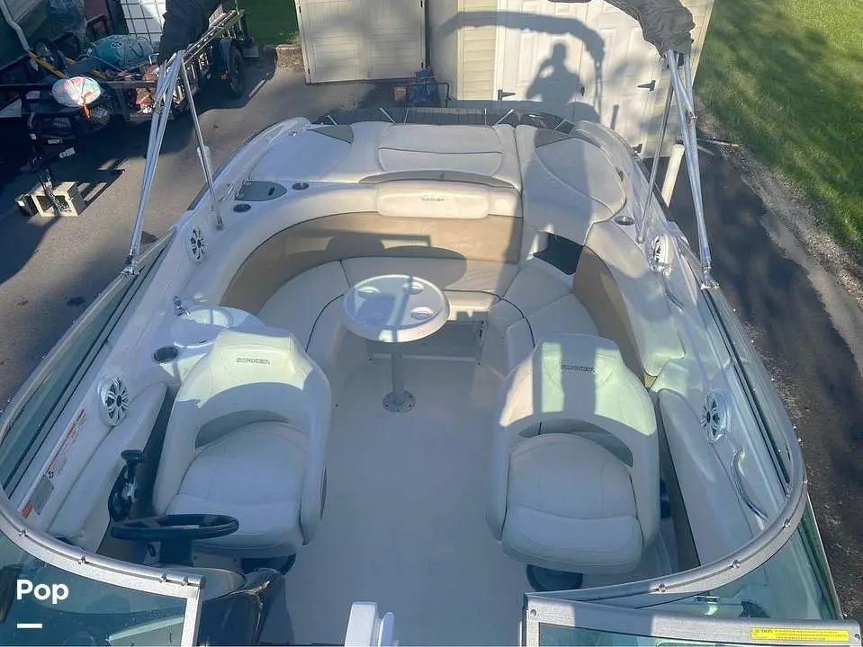 2010 Rinker captiva 246