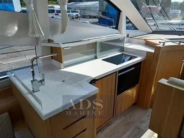 Galeon 430 Skydeck