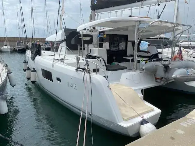 Lagoon 42