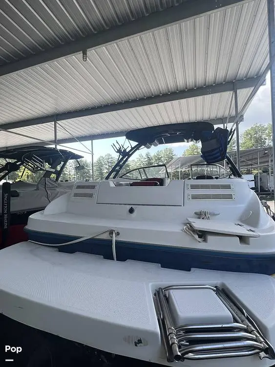 2004 Bayliner 249 sun deck