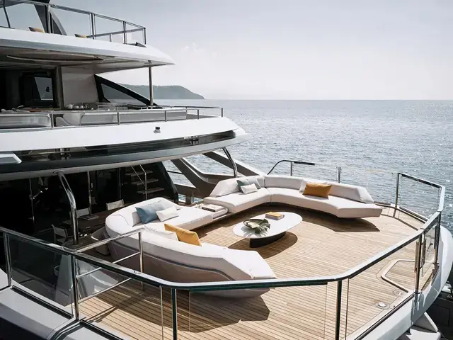 Azimut Grande Trideck