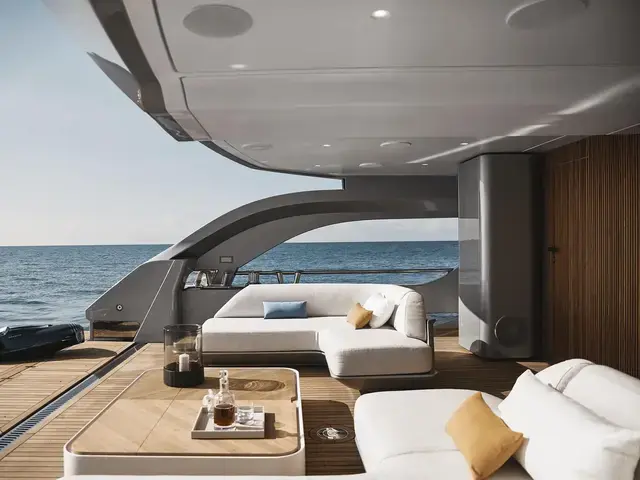 Azimut Grande Trideck