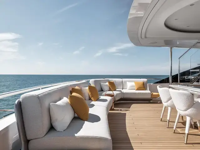 Azimut Grande Trideck