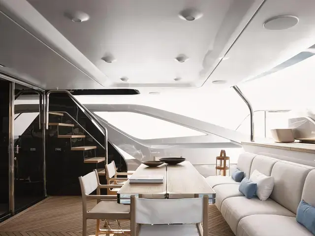 Azimut Grande Trideck