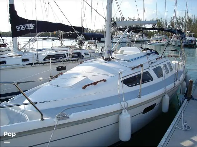 2001 Hunter 320