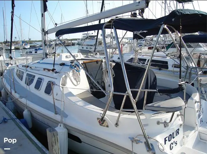 2001 Hunter 320