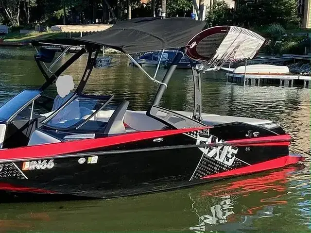 Axis Boats A20