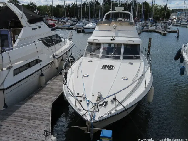 1989 Princess 330