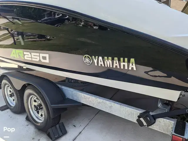 Yamaha Ar250