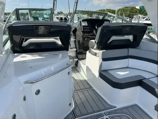 Monterey 345 Sport Yacht