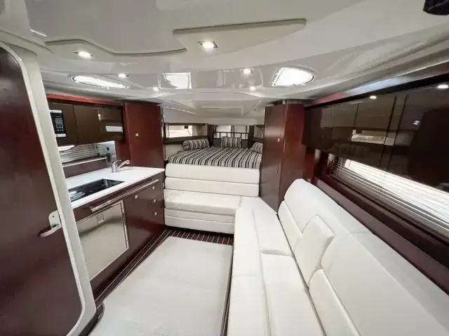 Monterey 345 Sport Yacht