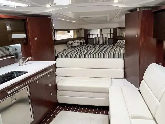 Monterey 345 Sport Yacht