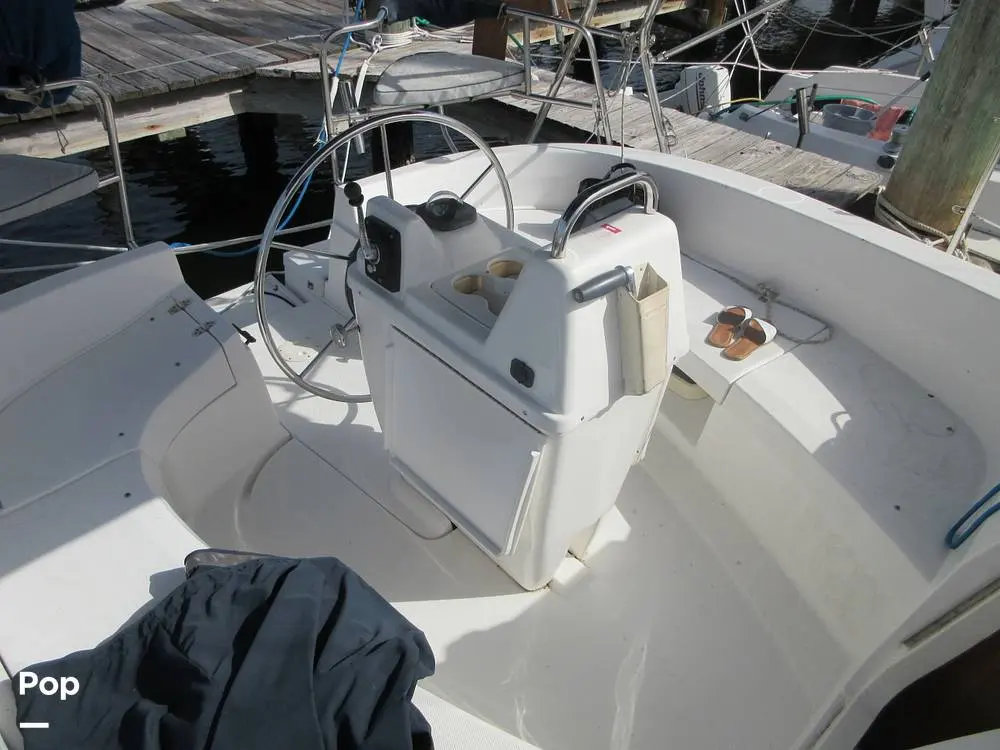 2001 Hunter 320