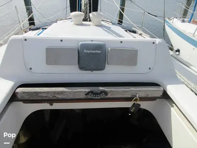 Hunter 320