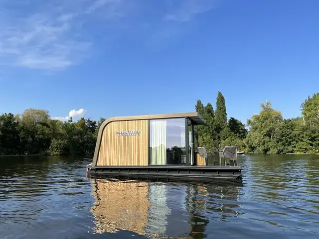 Tiny Houseboat Aalsmeer