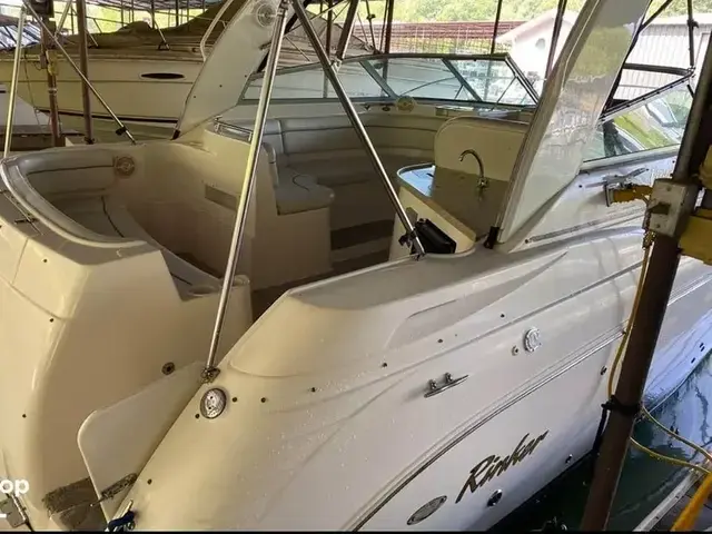 Rinker 320 Fiesta Vee