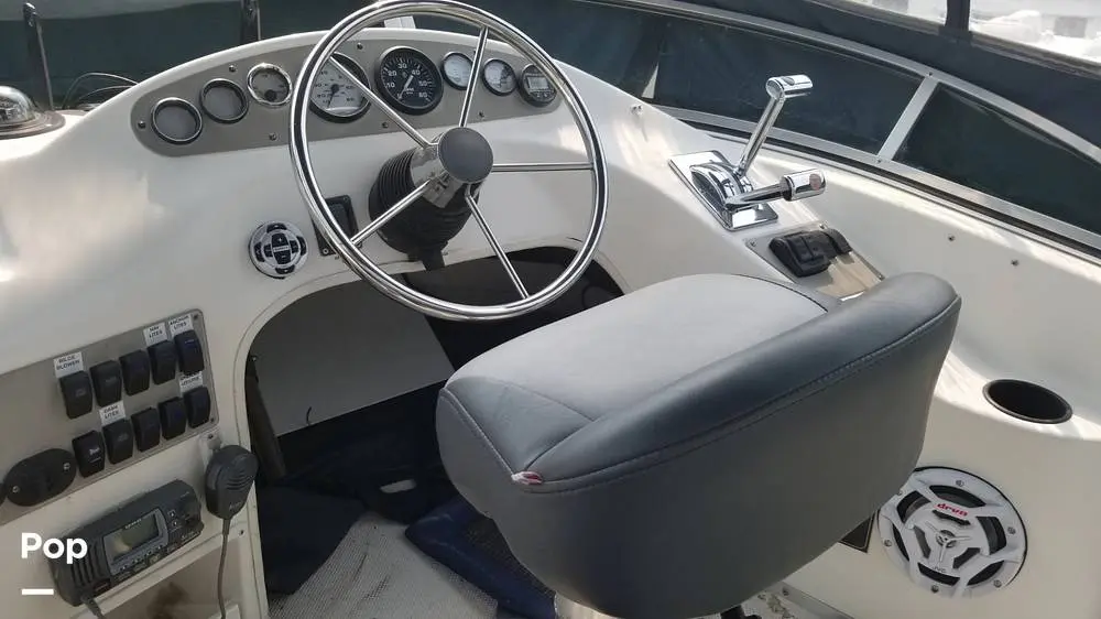 1999 Bayliner ciera 2858 command bridge