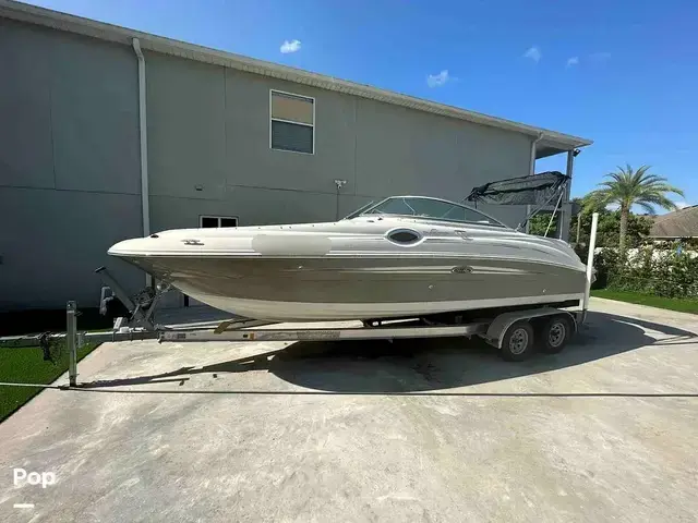 Sea Ray 240 Sundeck