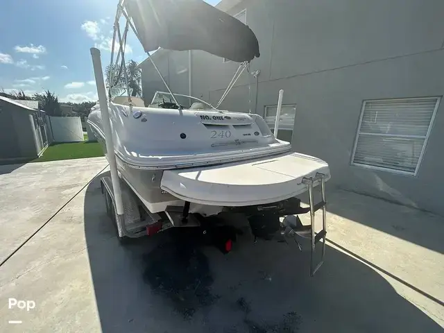 Sea Ray 240 Sundeck