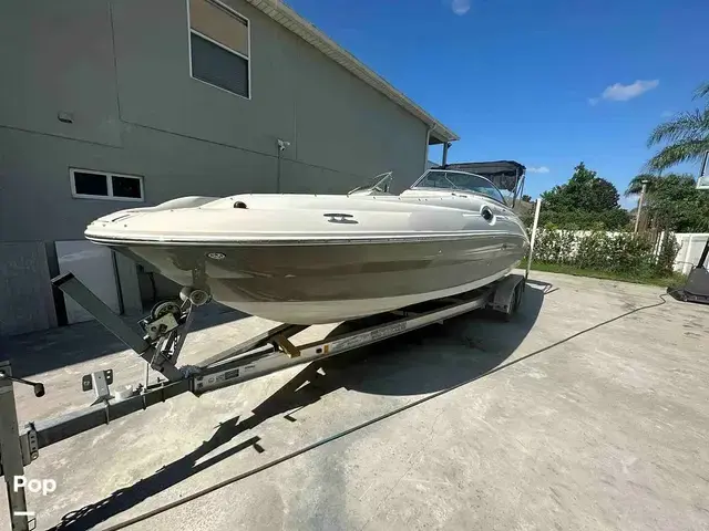 Sea Ray 240 Sundeck