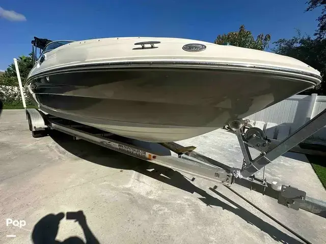 Sea Ray 240 Sundeck