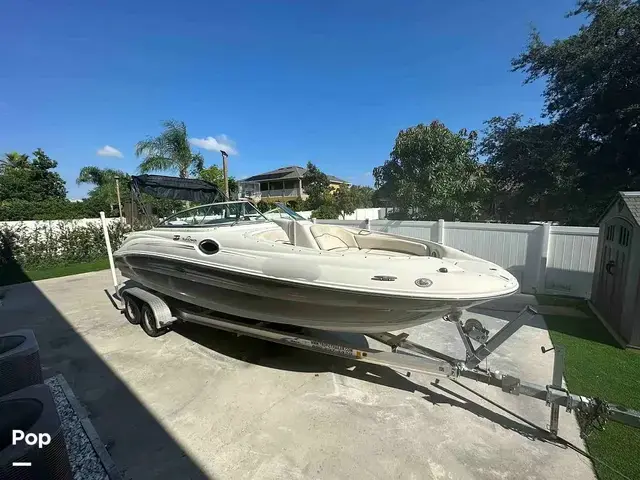 Sea Ray 240 Sundeck