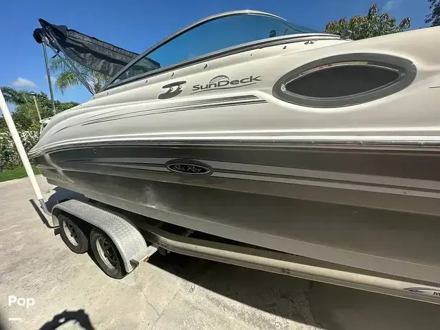 Sea Ray 240 Sundeck