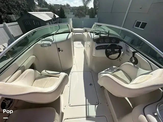 Sea Ray 240 Sundeck