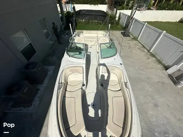 Sea Ray 240 Sundeck