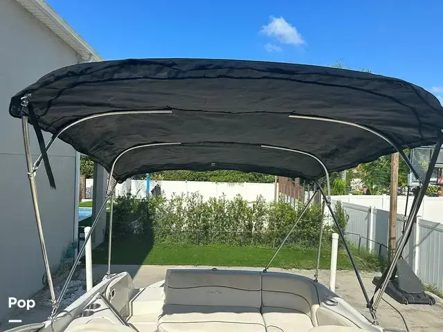 Sea Ray 240 Sundeck