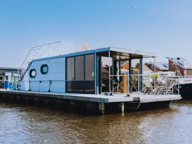 Campi Houseboat 400