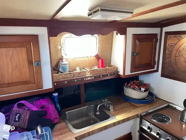 Mainship 34 Trawler