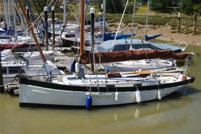 1983 South Coast 36ft grp smack yacht