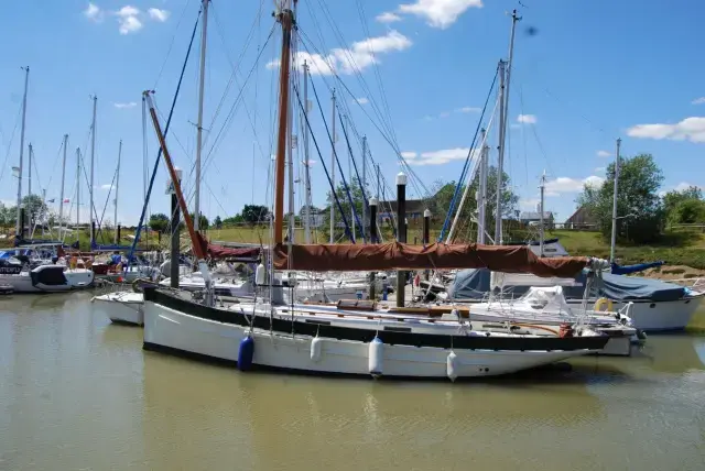 1983 South Coast 36ft grp smack yacht