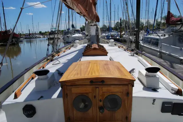 1983 South Coast 36ft grp smack yacht