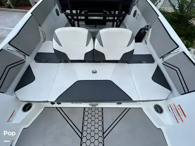 Scarab 255 Open