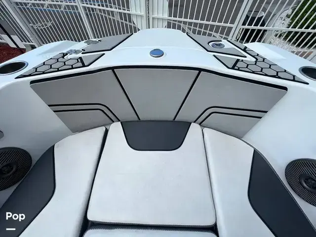 Scarab 255 Open