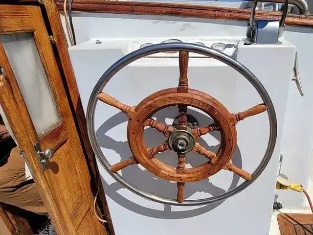 Island Trader Motorsailer 40