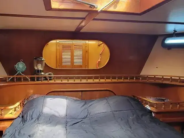 Island Trader Motorsailer 40