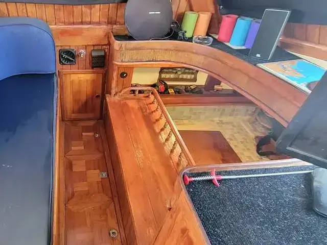 Island Trader Motorsailer 40