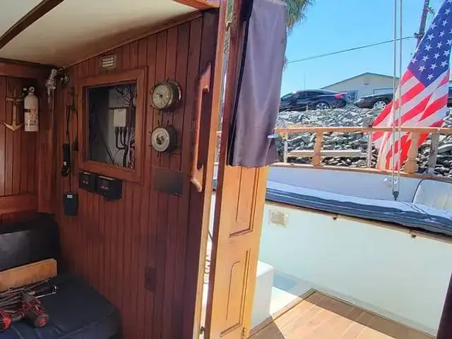 Island Trader Motorsailer 40