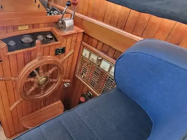 Island Trader Motorsailer 40