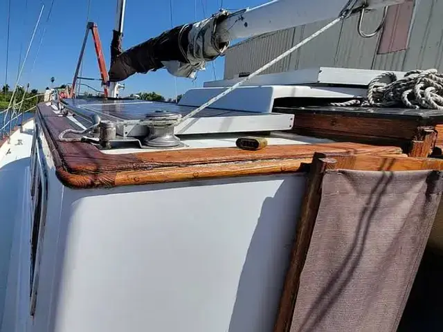 Island Trader Motorsailer 40