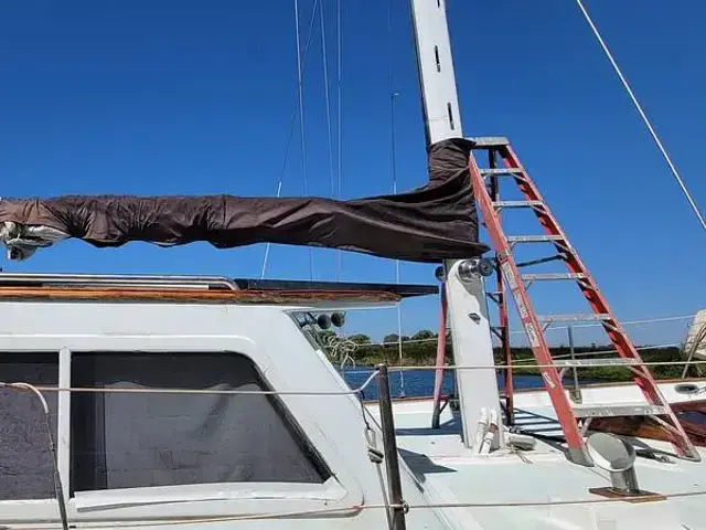 Island Trader Motorsailer 40